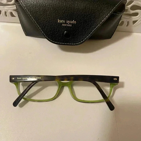 Kate Spade great color, high quality eyeglass Comes with case - Picture 6 of 13